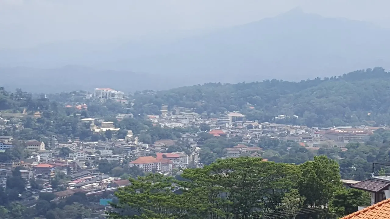 The Green Villa Kandy Hotel